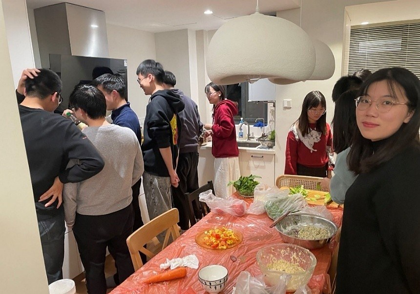 饭局里的熟悉身影