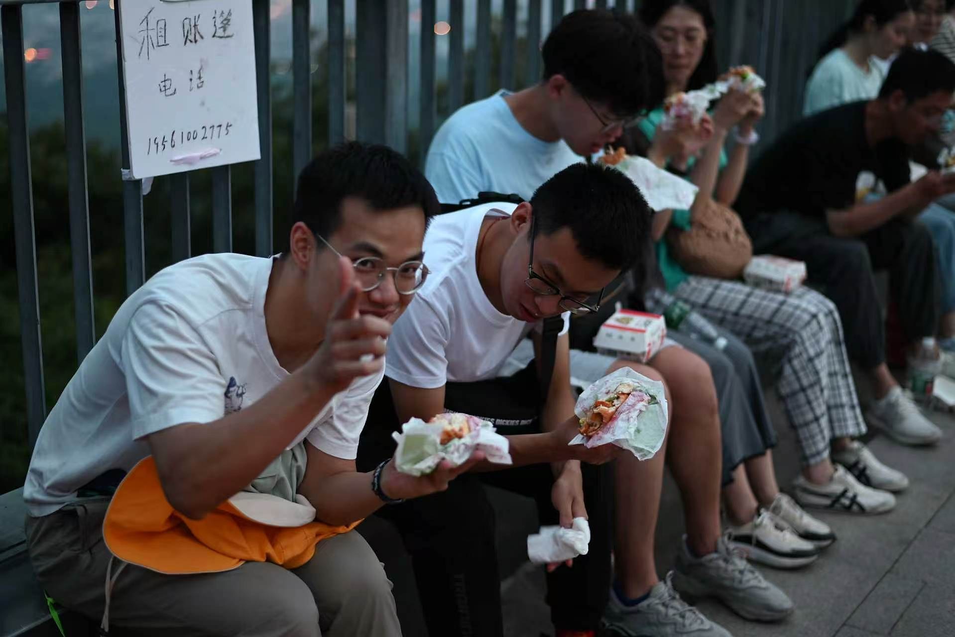 王哥的夜宵能量补给站