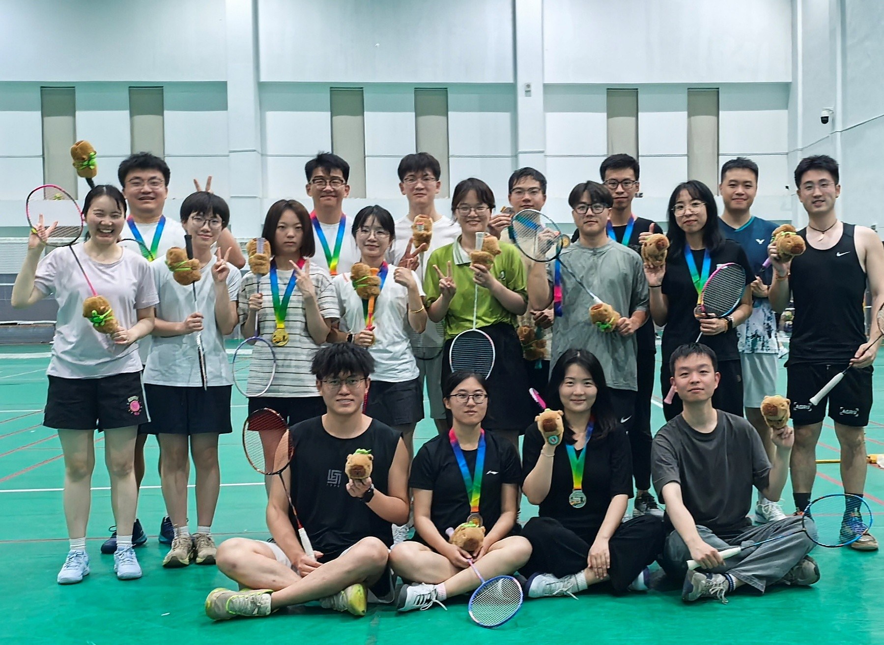 第三届羽毛球比赛合照